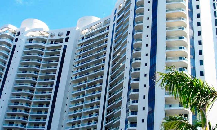 Bella Mare Condominiums for sale and rent at Aventura